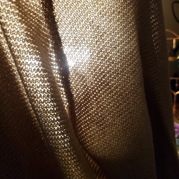 NEW LISTING large ecru sweater with surprise back - Picture 9 of 10